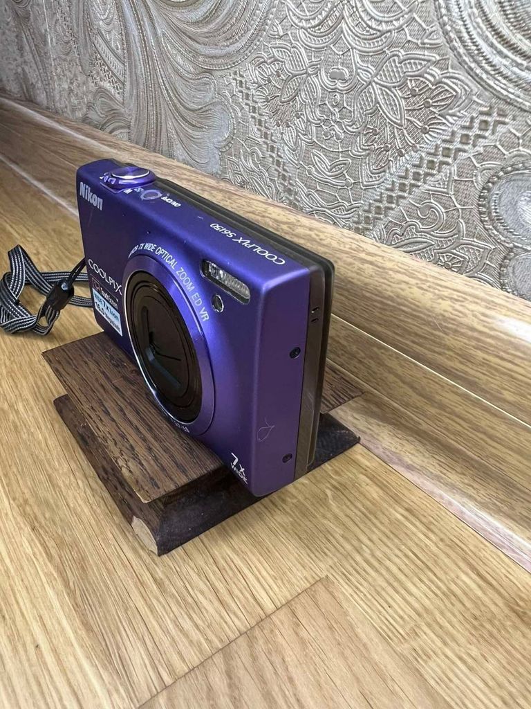 Дешево Nikon Coolpix S6150 Violet з ломбарду