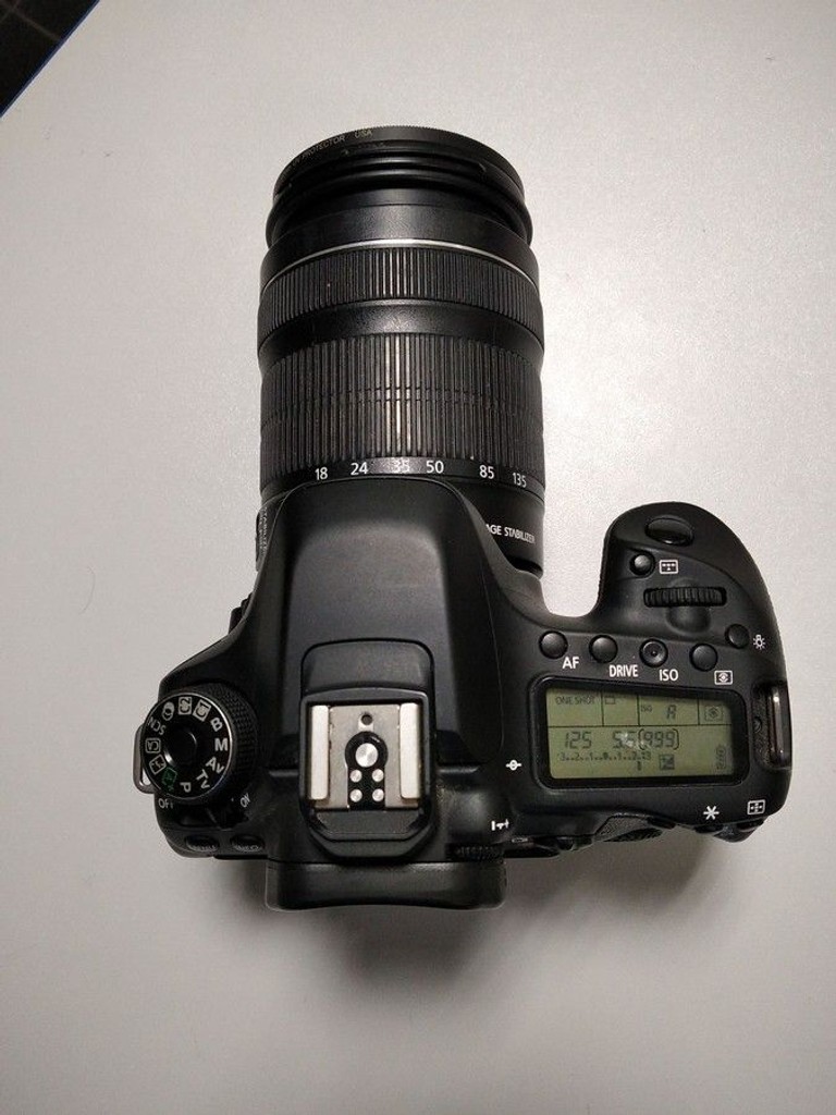 Оголошення Canon eos 80d / efs 18-135mm Б/У