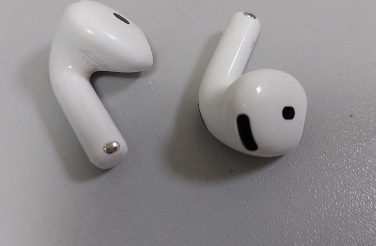 Объявление Apple airpods 4 with active noise cancellation Б/У