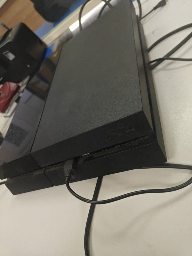 Дешево Sony playstation 4 500gb з ломбарду