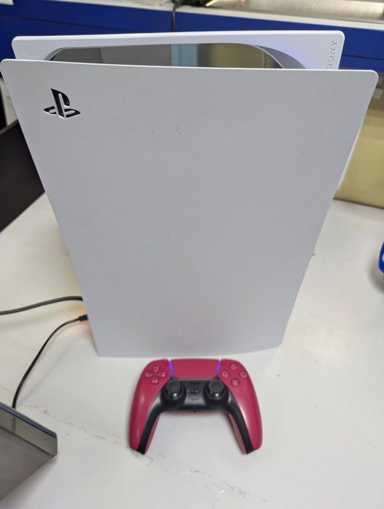 Купить Sony PlayStation 5 825GB Б/У