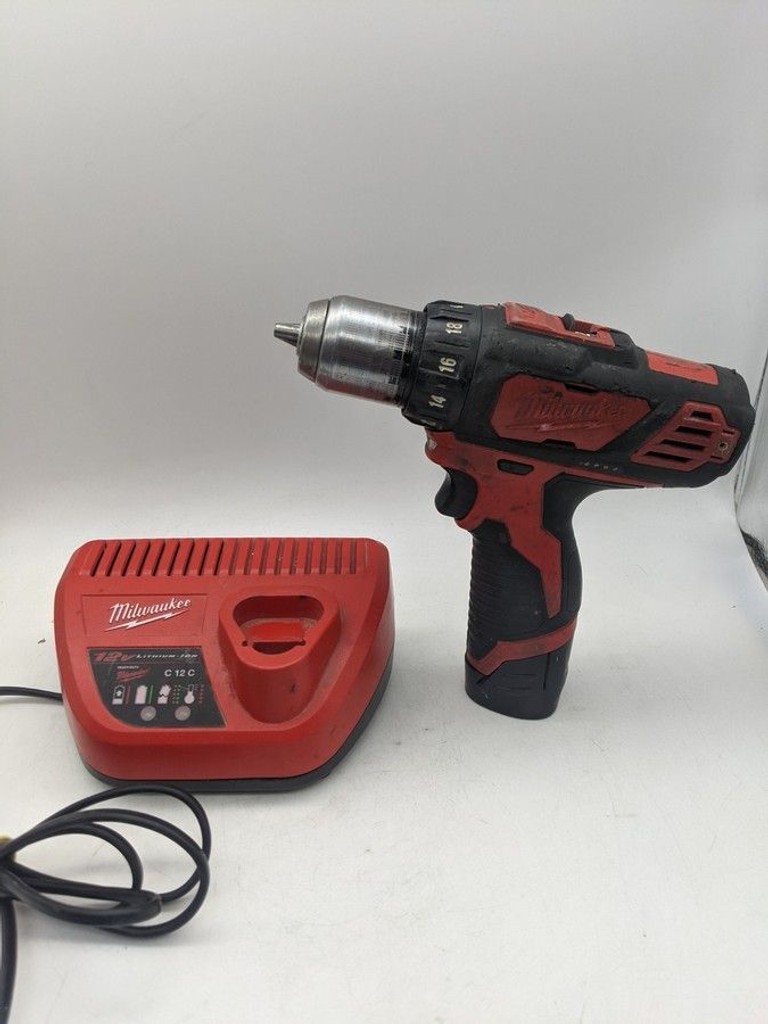 Купити Milwaukee m12 bdd Б/У