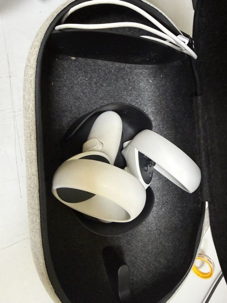 Дешиво Oculus Quest 2 256 GB с ломбарда