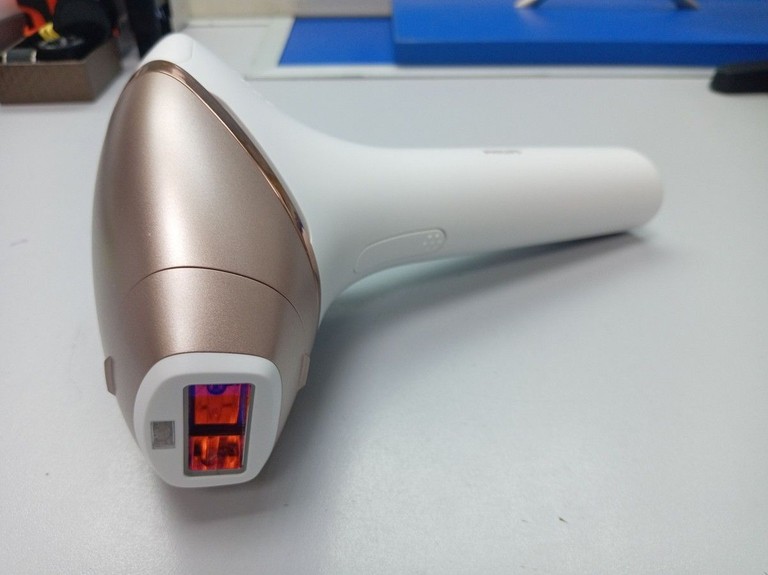 Дешево Philips Lumea IPL 9000 BRI955/00 з ломбарду