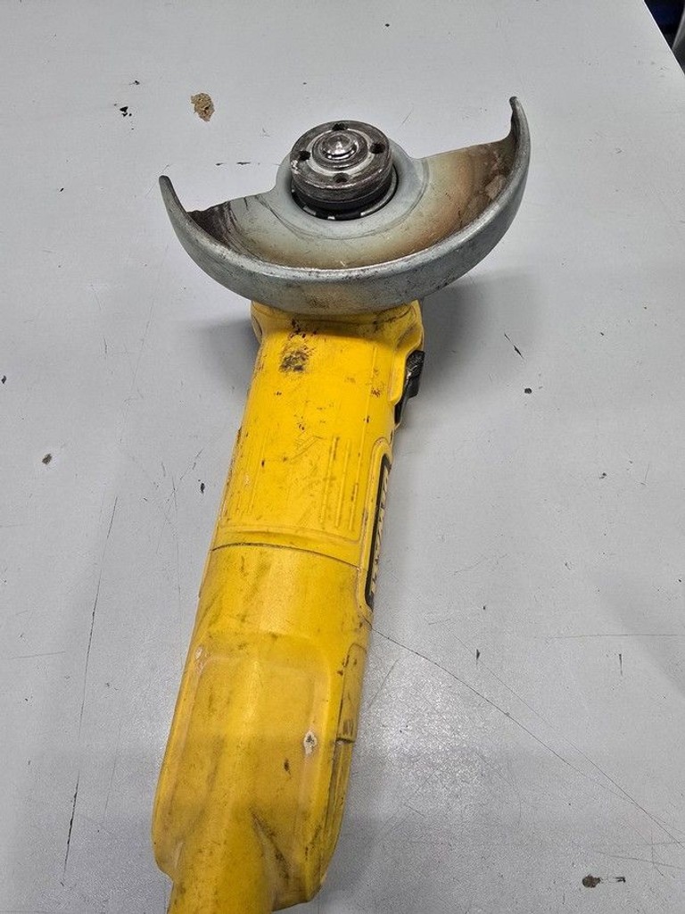Дешево Dewalt dwe4157-qs з ломбарду