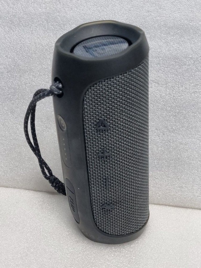 Оголошення Jbl flip essential 2 Б/У