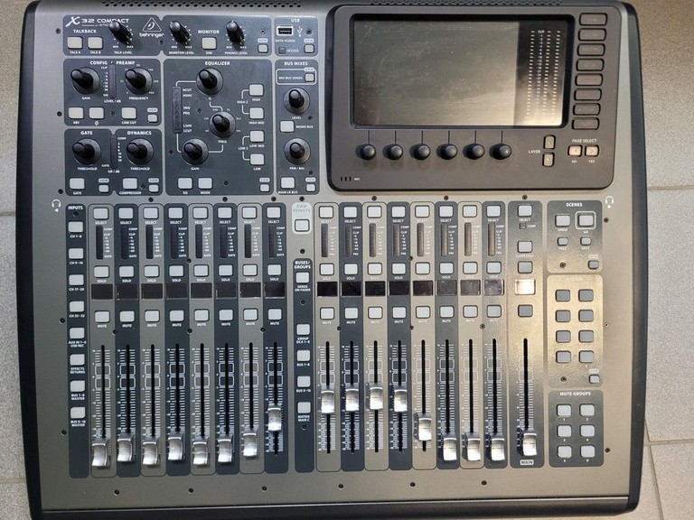 Купить Behringer X32 Compact Б/У