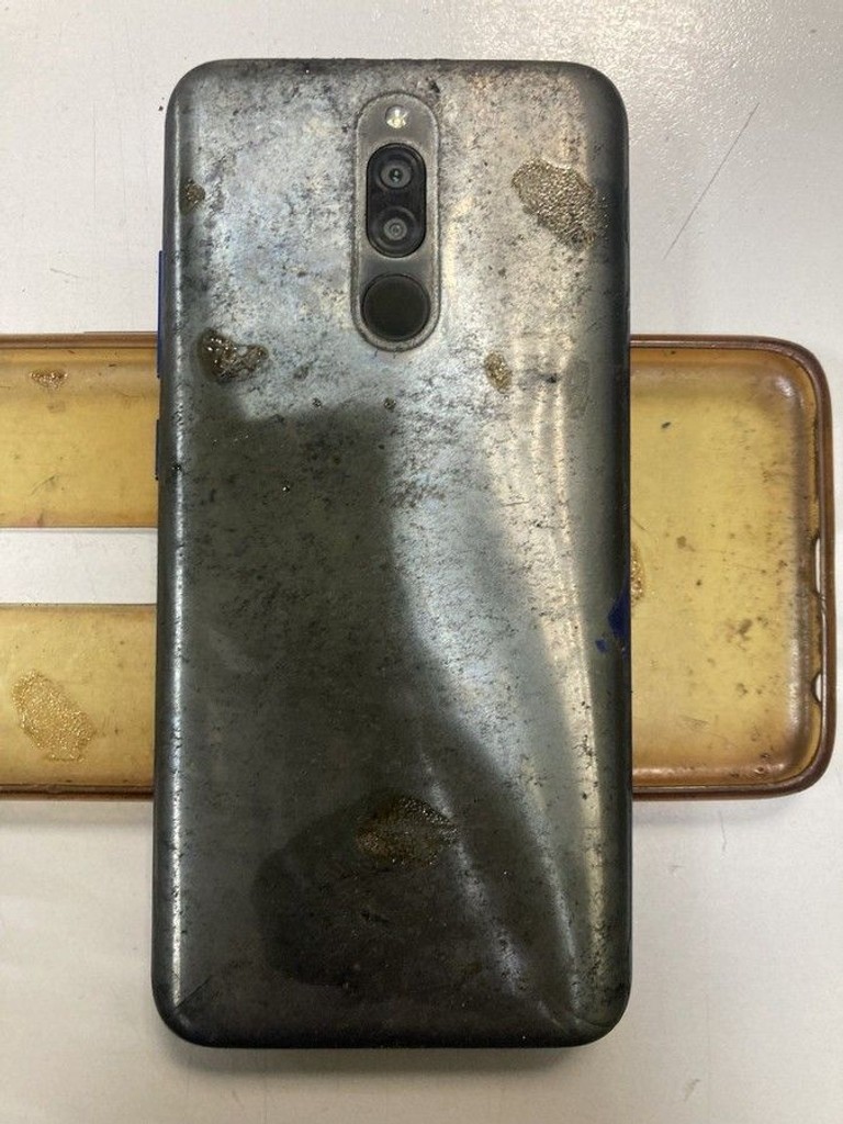 Купить Xiaomi Redmi 8 3/32GB Blue Б/У
