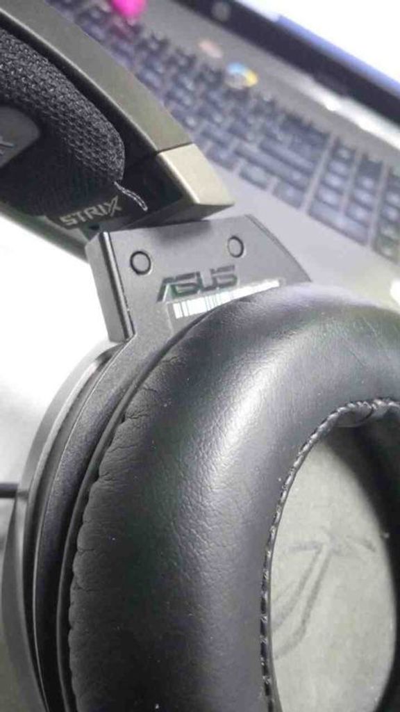 Оголошення ASUS Strix Fusion 300 (90YH00Z1-B8UA00) Б/У