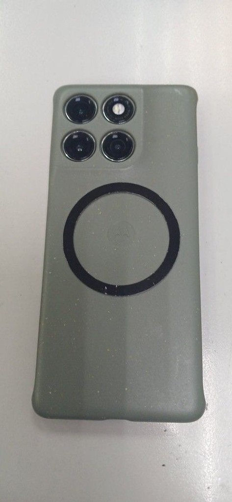 Дешиво Motorola Moto Edge 60 Pro 12/512GB Sparkling Grape (PB7X0011) с ломбарда