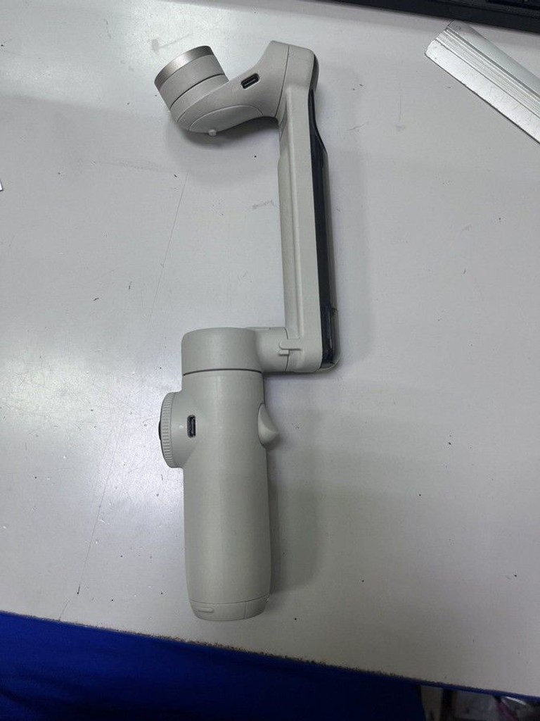 Оголошення Insta360 flow standalone Б/У