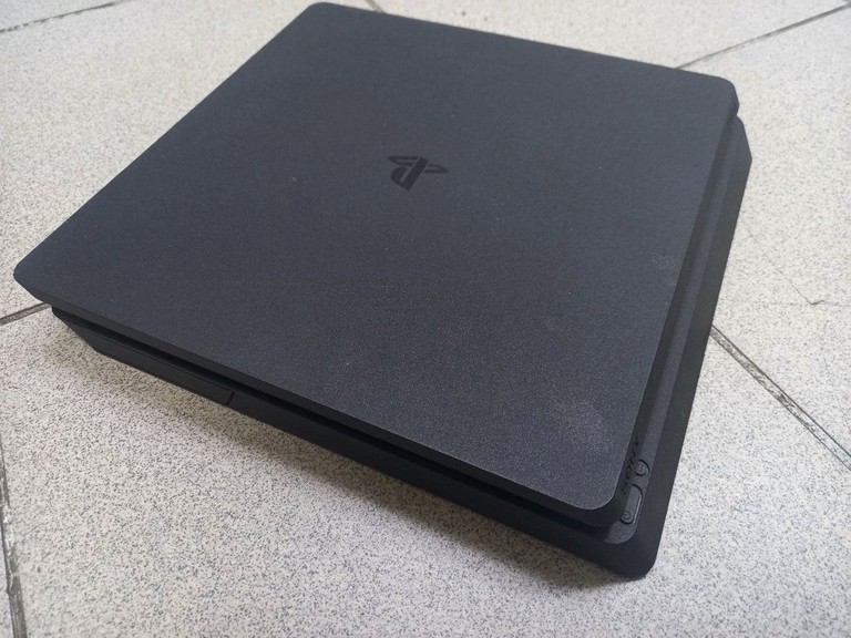 Оголошення Sony PlayStation 4 Slim 1TB Black Б/У