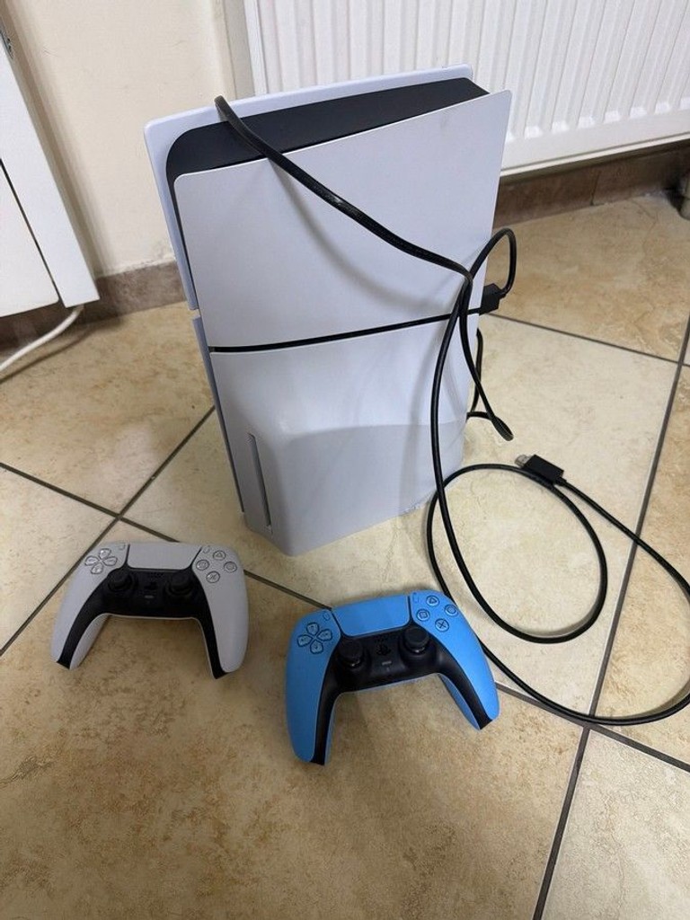 Купити Sony playstation 5 slim digital edition 1tb + 2 джойстика Б/У