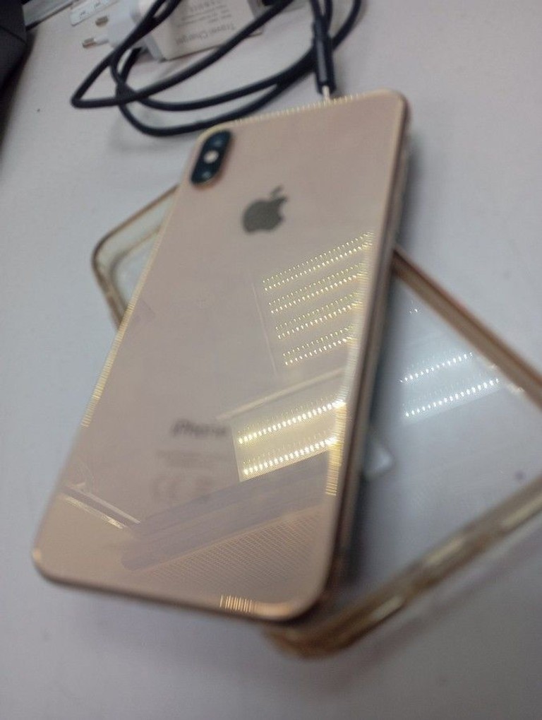 Распродажа Apple iphone xs 64gb, продавец Техноскарб