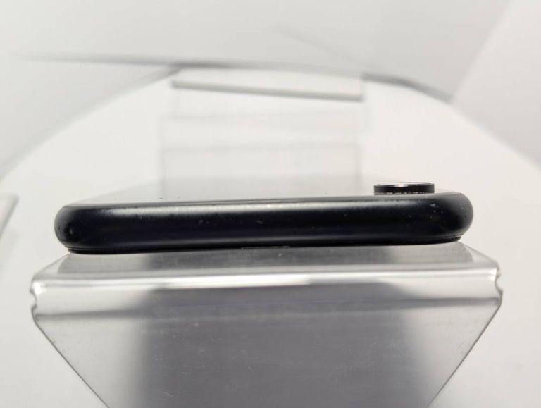 Apple iphone xr 64gb Код:01-200411792. Зображення 6