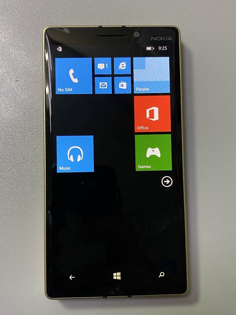 Купить Nokia lumia 930 Б/У