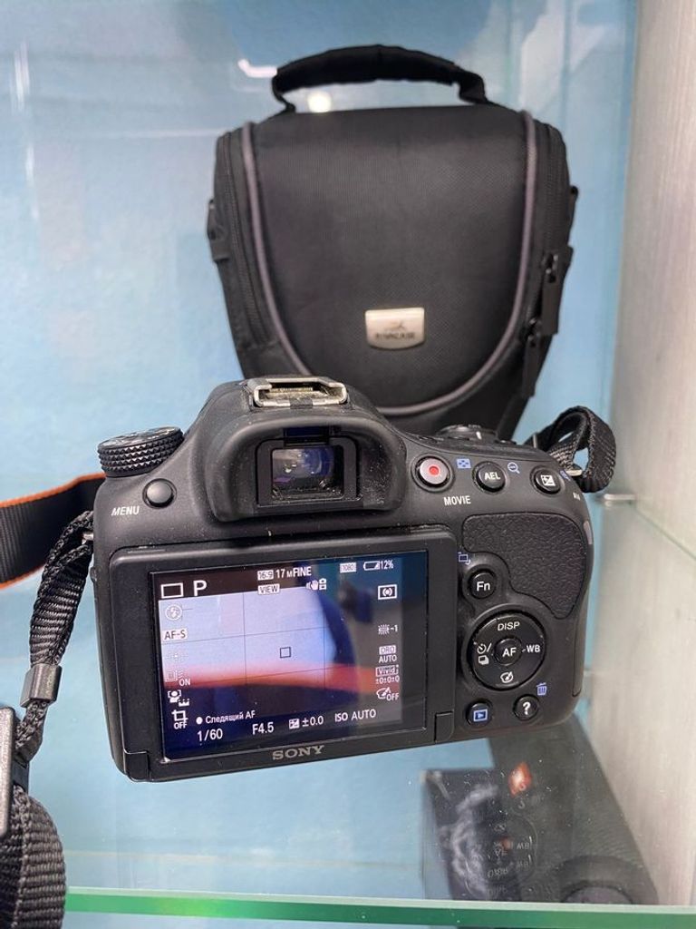 Дешево Sony alpha slt-a58 + sony sal1855 dt 3.5-5.6/18-55 sam з ломбарду