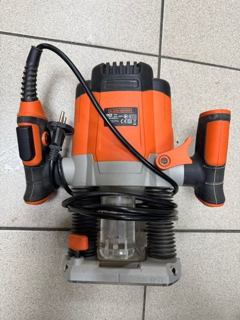 Дешево Black&Decker kw1200e з ломбарду