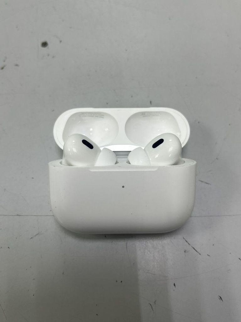 Купить Apple airpods pro 2nd generation with magsafe charging case usb-c Б/У