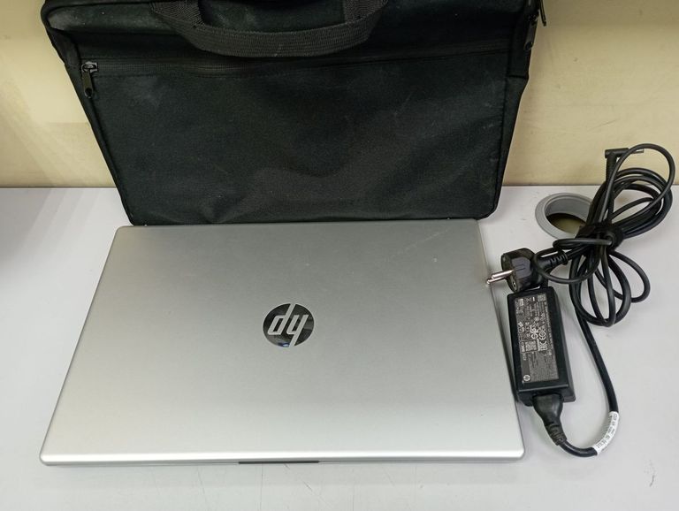 Купити Hp 15/core i3-1315u ddr5/16gb ddr3/hdd *відсутній/ssd 512 gb/*інтегрована Б/У