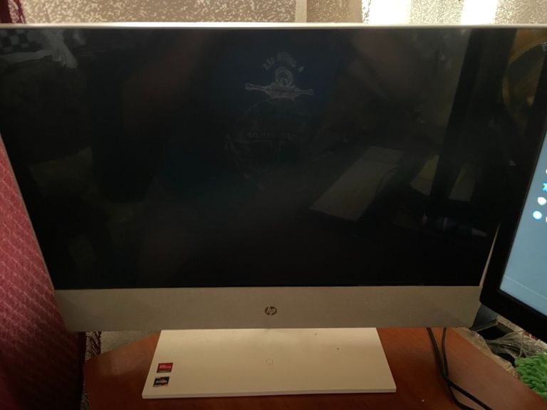 Купить HP Pavilion 24-k0007ur AiO / Ryzen3 4300U (14Q28EA) Б/У