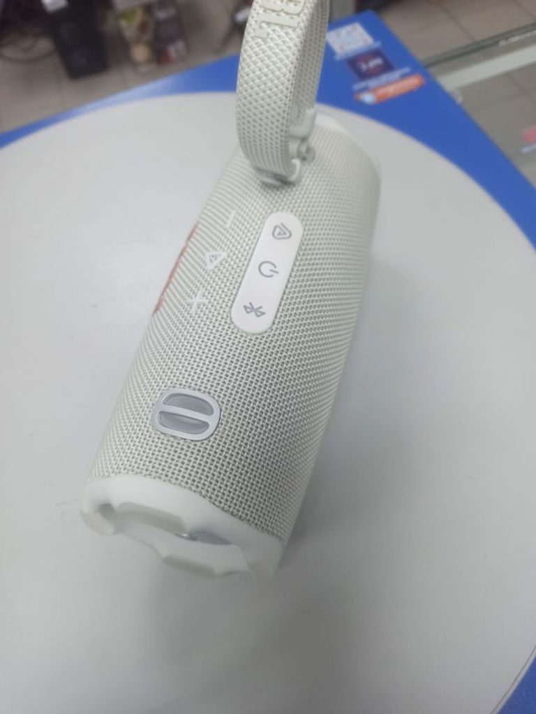 Дешево JBL Charge 6  з ломбарду