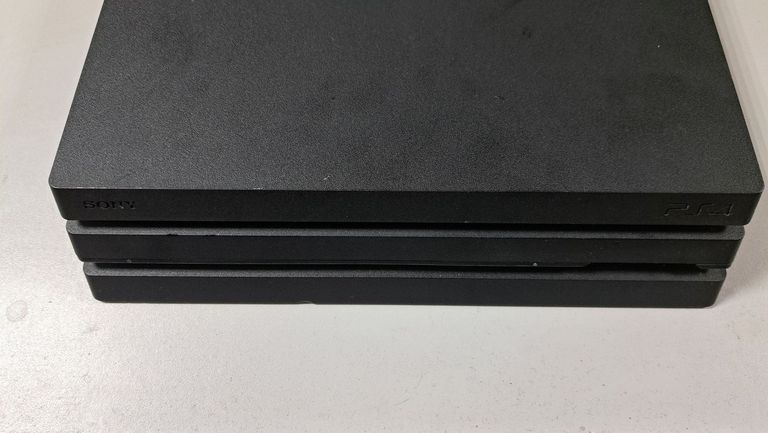 Оголошення Sony PlayStation 4 Pro (PS4 Pro) 1TB Black (9773412) Б/У