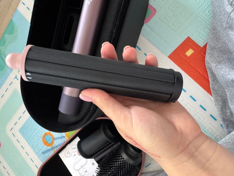 Dyson Airwrap i.d. Multi-Styler and Dryer Straight to Wavy Jasper Plum (599021-01) Код:null. Изображение 6