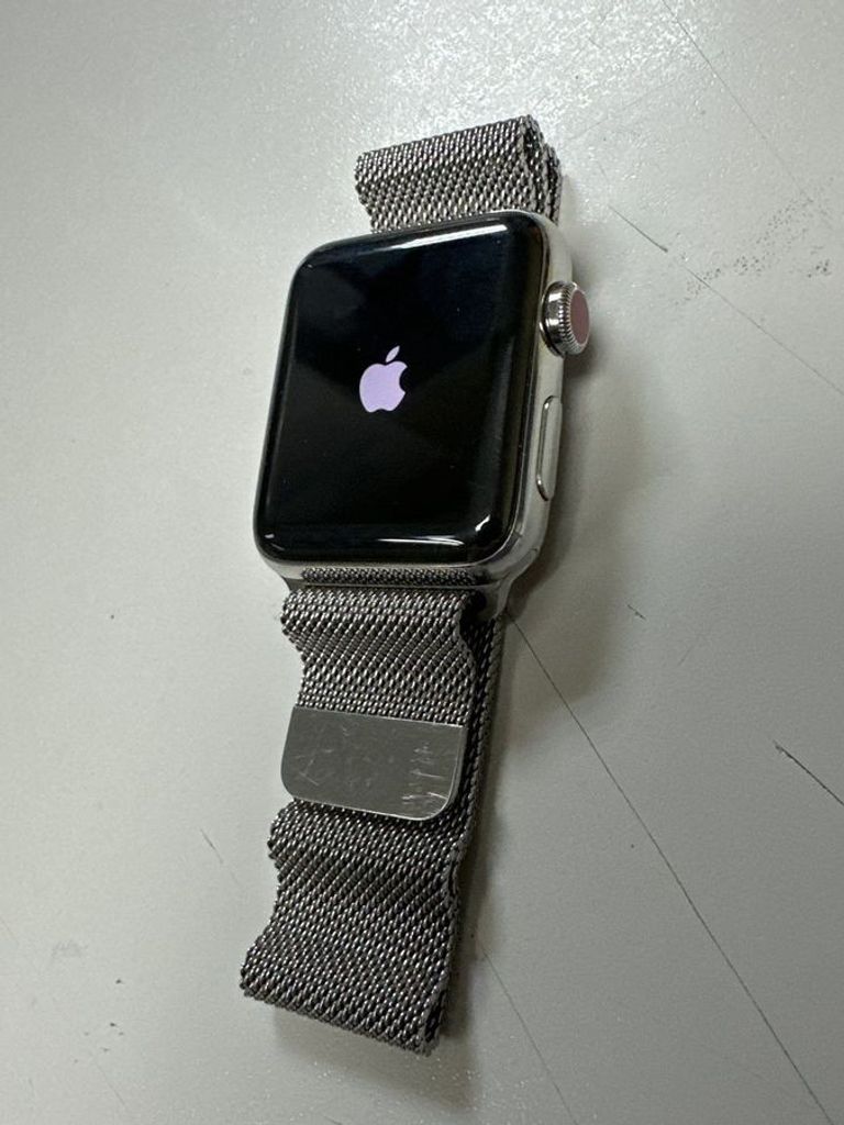 Оголошення Apple watch series 3 gps + cellular 42mm aluminum case a1861,1891,1892 Б/У