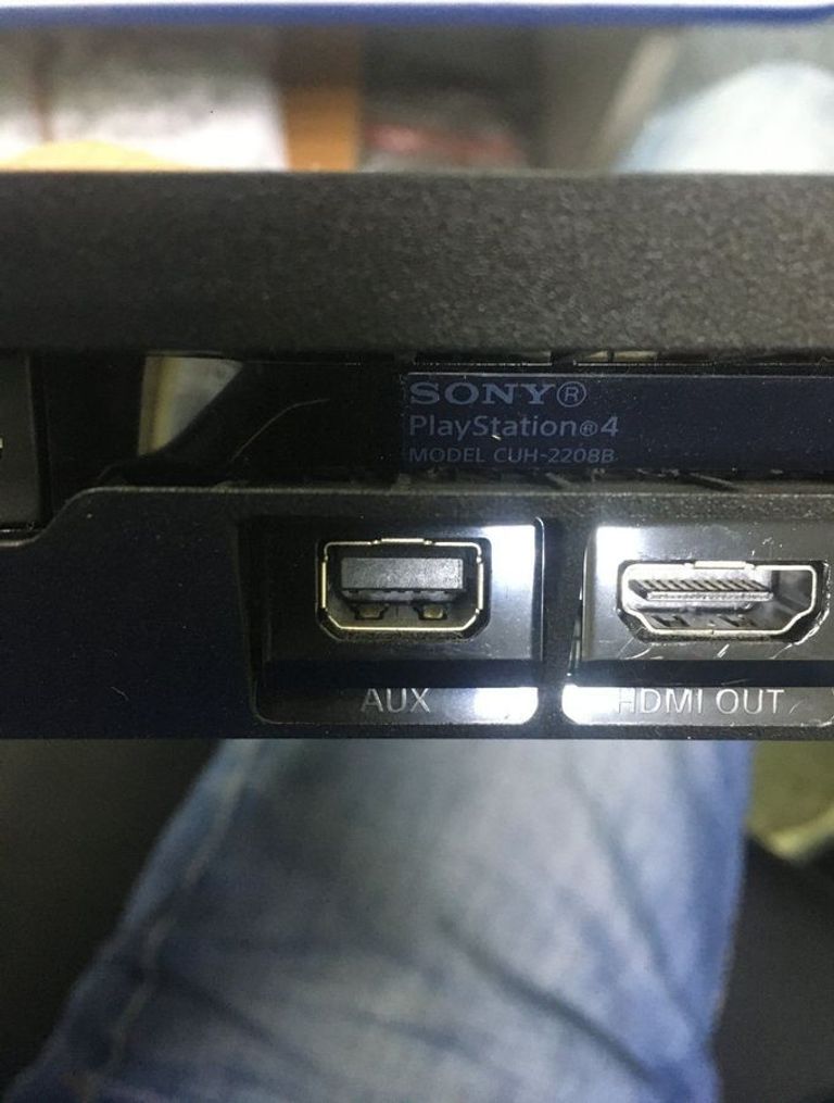 Дешево  Sony PlayStation 4 Slim 1TB Black з ломбарду