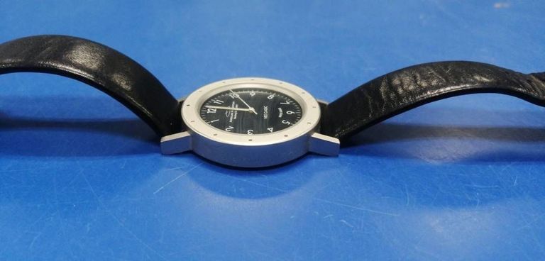 Распродажа Angular Momentum revolving-disk-system swiss made quartz, продавец Техноскарб