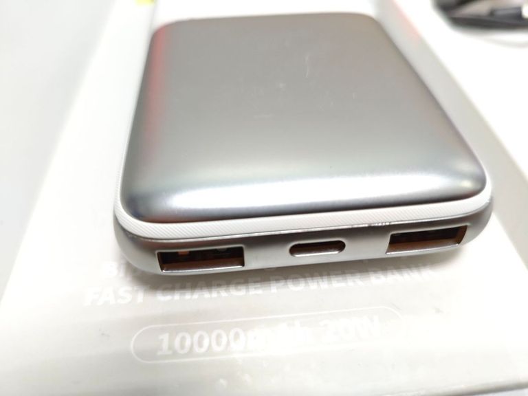 Дешево Baseus 10000 з ломбарду