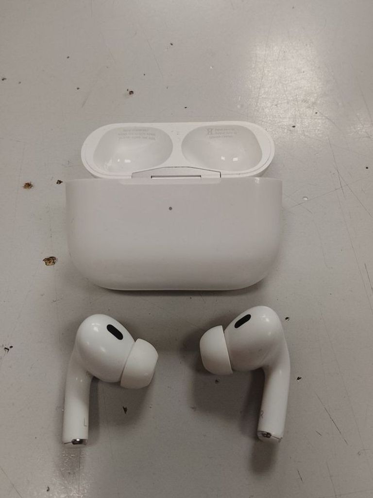 Купити Apple airpods pro 2nd generation with magsafe charging case usb-c Б/У