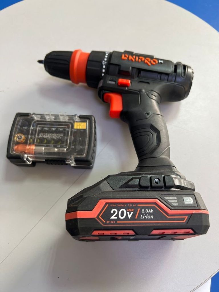 Купить Dnipro-M cd-218q 1акб 2ah зп Б/У