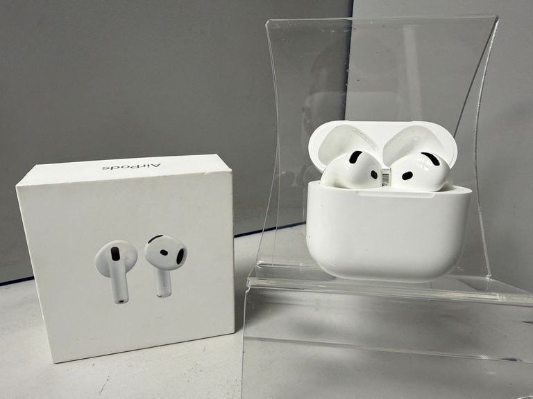 Дешево Apple airpods 4 з ломбарду