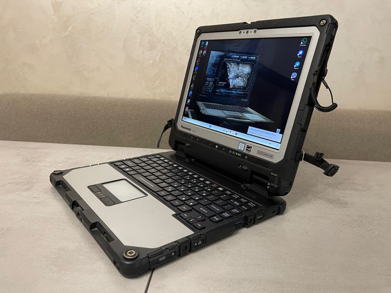 Объявление Захищений ноутбук-планшет Panasonic Toughbook CF-33, 12", i7-7600U, 16GB, 256GB, 4G LTE Б/У