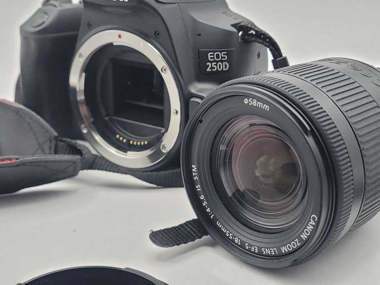 Оголошення Canon eos 250d kit 18-55mm ef-s is stm Б/У