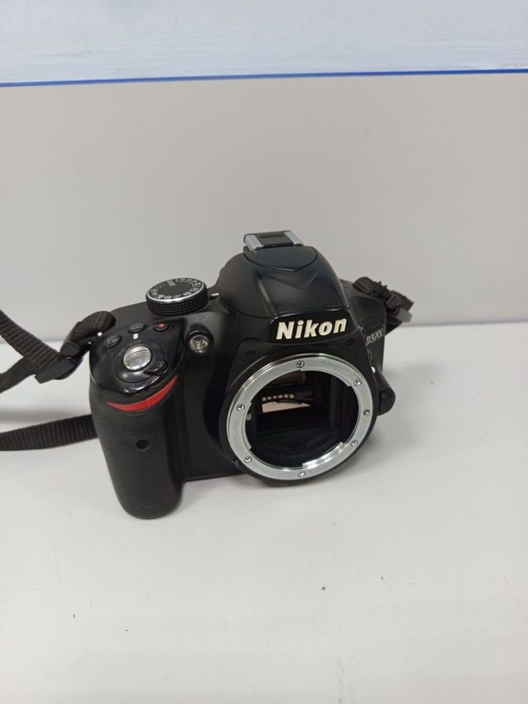 Купити Nikon D3200 body Б/У
