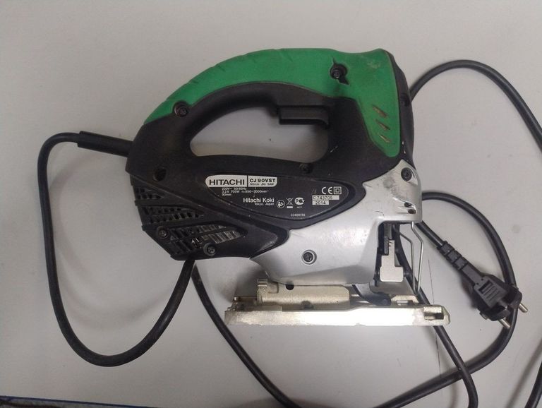 Дешиво Hitachi CJ90VST с ломбарда