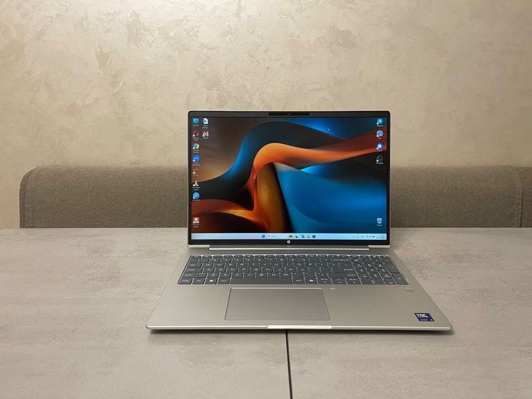 Купити Ультрабук HP ProBook 460 G11, 16" FHD+ IPS, Ultra 5 125U, 16GB, 256GB SSD Б/У