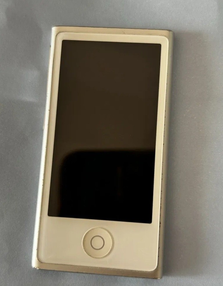 Дешиво Apple iPod nano 7Gen 16Gb Silver (MD480) с ломбарда