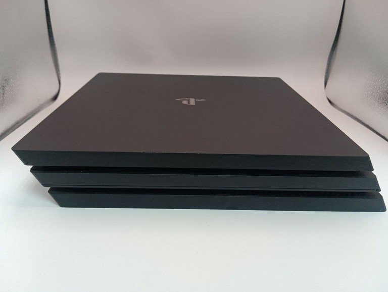 Оголошення Sony playstation 4 pro 1tb Б/У