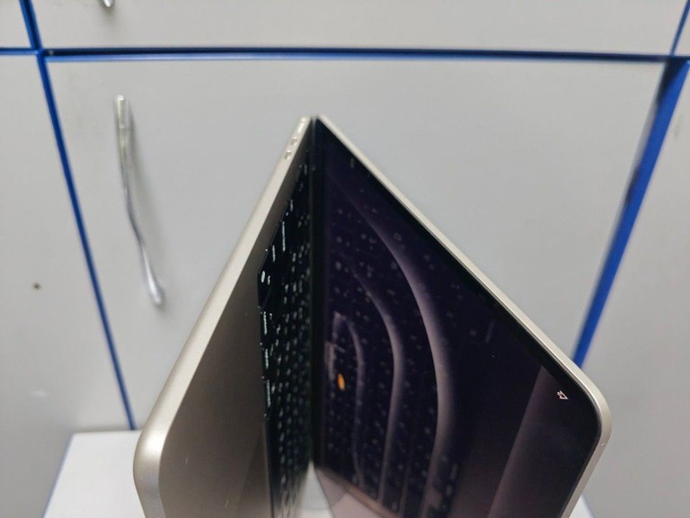 Apple macbook air 13.6/ m2 / ram 16gb/ ssd 256gb/ gpu 8 core Код:01-200938775. Зображення 12