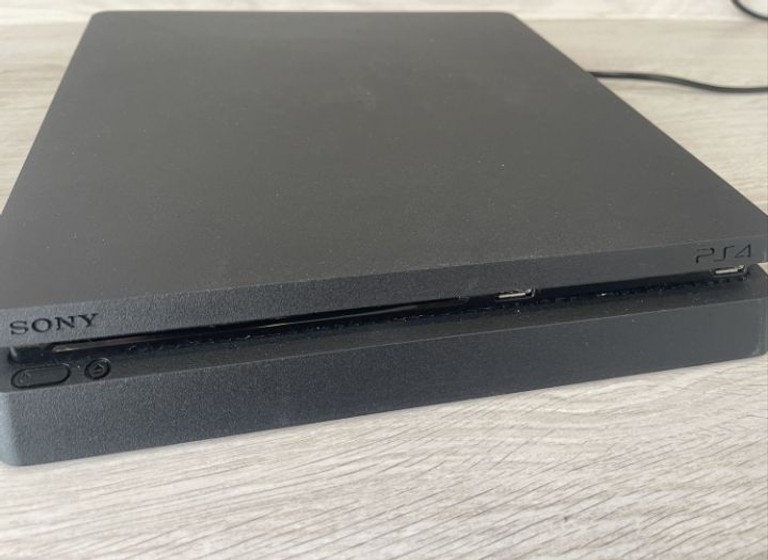Оголошення Sony PlayStation 4 Slim 500GB + PlayStation VR Б/У