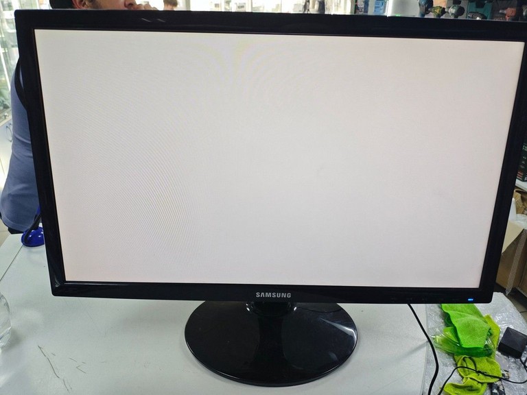Оголошення Samsung s22d300 Б/У