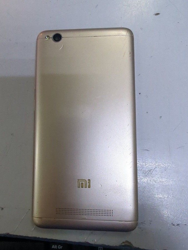 Дешево Xiaomi redmi 4a 2/32gb з ломбарду