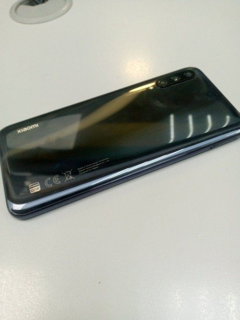 Розпродаж Xiaomi mi a3 4/64, продавець Техноскарб