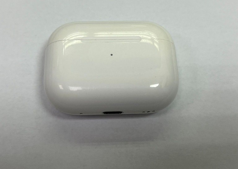 Купить Apple airpods pro 2nd generation with magsafe charging case usb-c Б/У