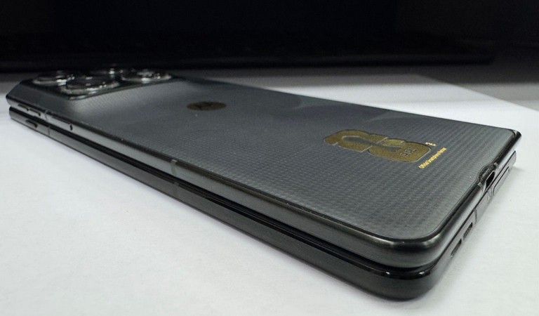 Motorola Razr Fold 16/512GB Blackened Blue Код:01-201031370. Изображение 8