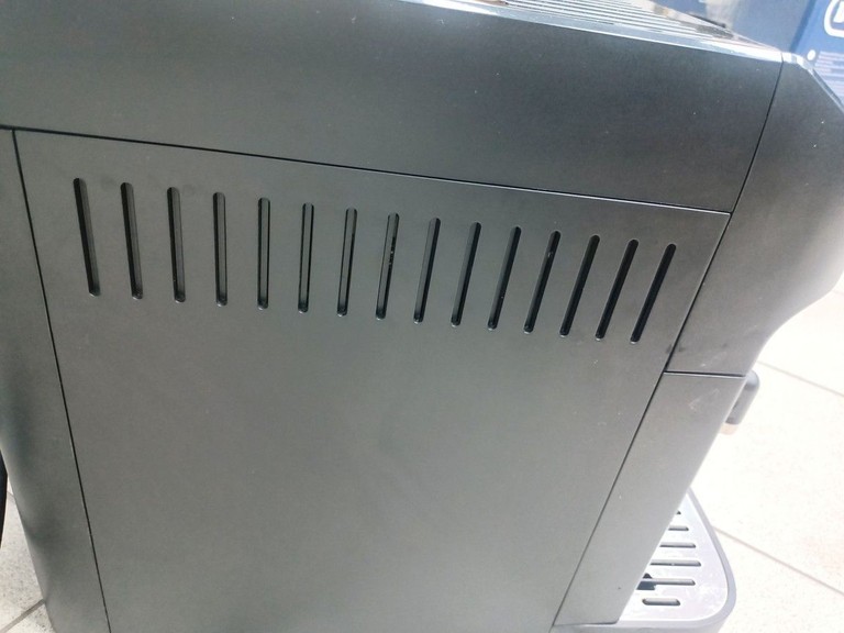Дешево Delonghi Magnifica Plus ECAM 320.60.B з ломбарду